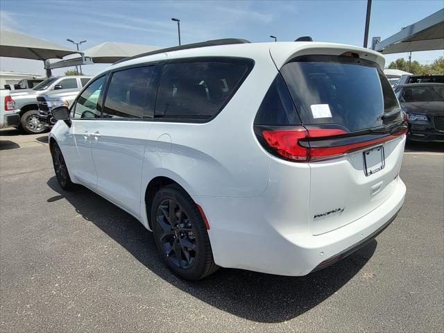 new 2023 Chrysler Pacifica car, priced at $47,966