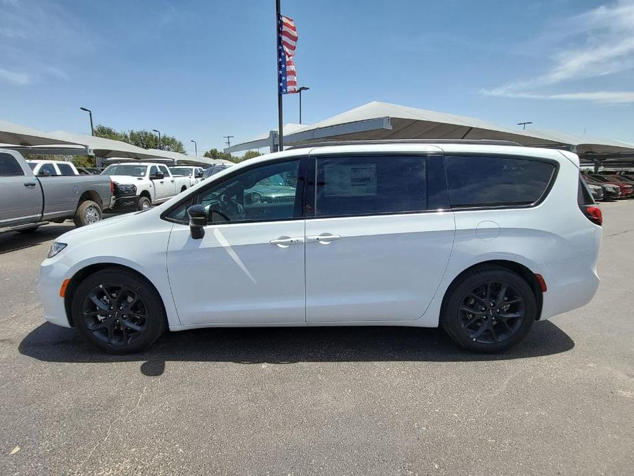 new 2023 Chrysler Pacifica car, priced at $47,966