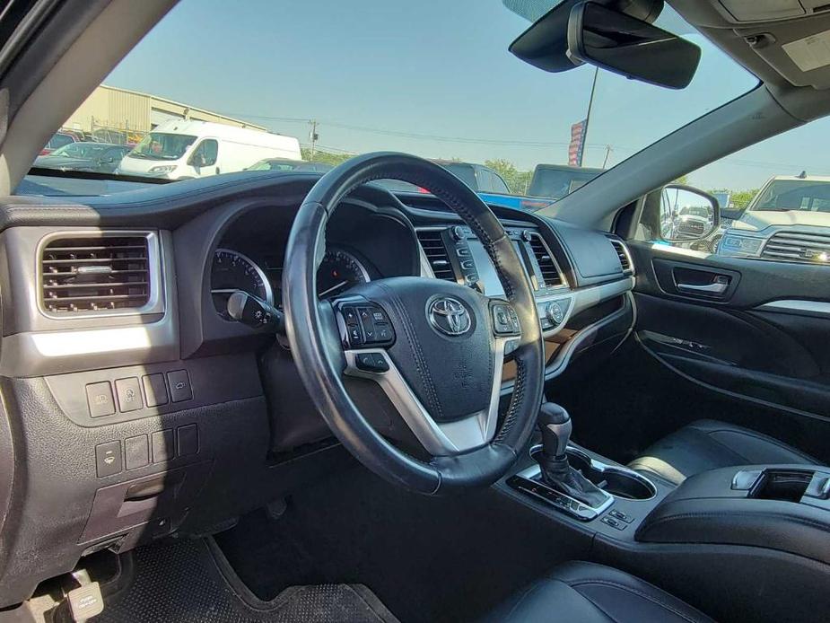 used 2019 Toyota Highlander car, priced at $28,725