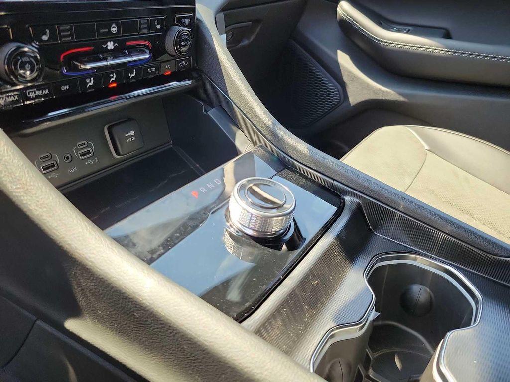 new 2025 Jeep Grand Cherokee car, priced at $45,625