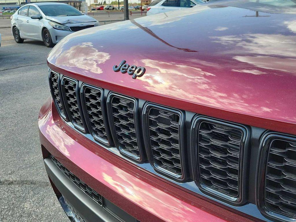 new 2025 Jeep Grand Cherokee car, priced at $47,875