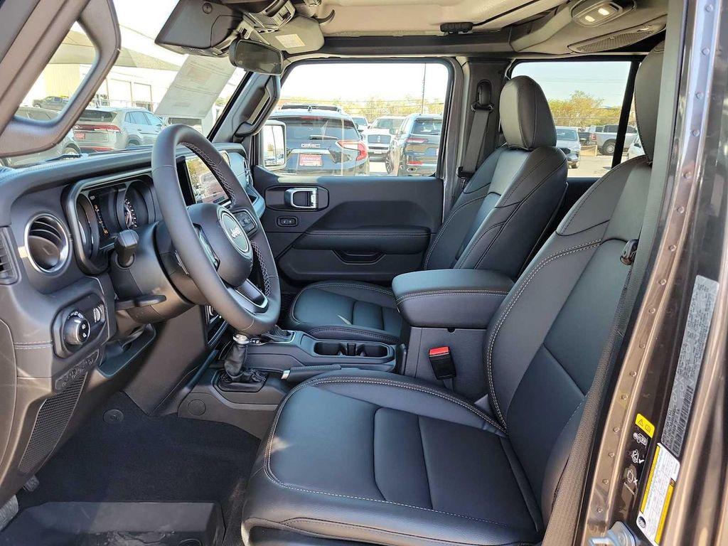new 2025 Jeep Gladiator car, priced at $52,500