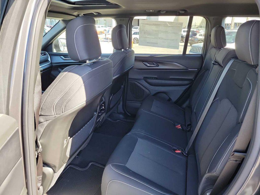 new 2025 Jeep Grand Cherokee car, priced at $44,595