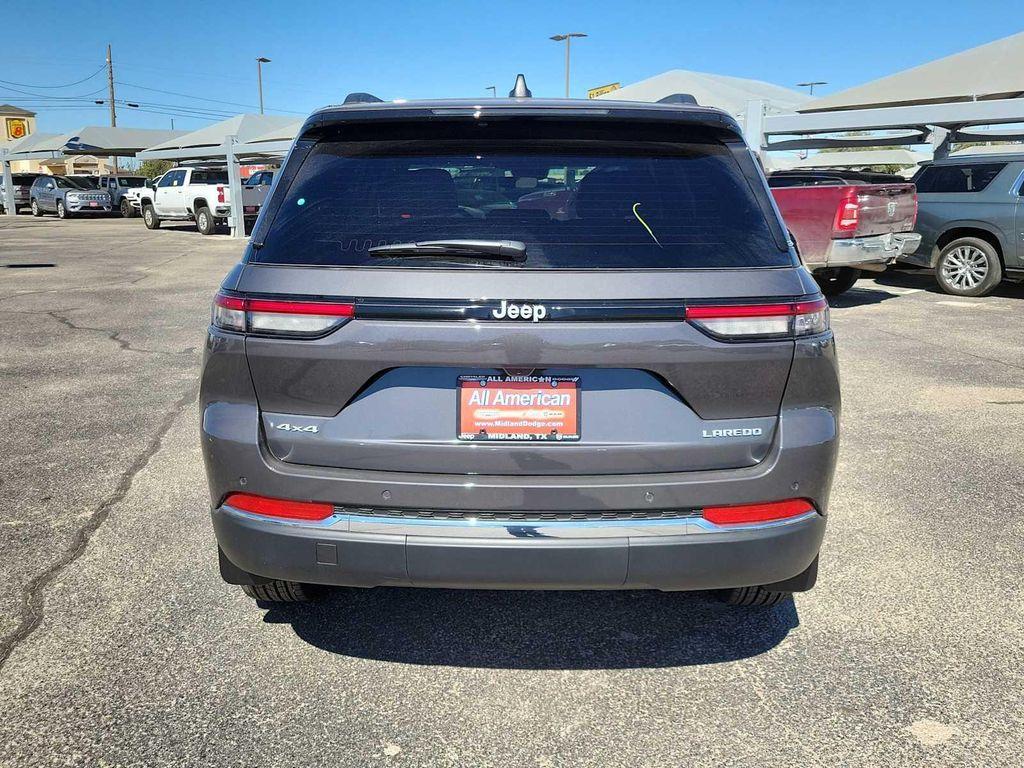 new 2025 Jeep Grand Cherokee car, priced at $44,595