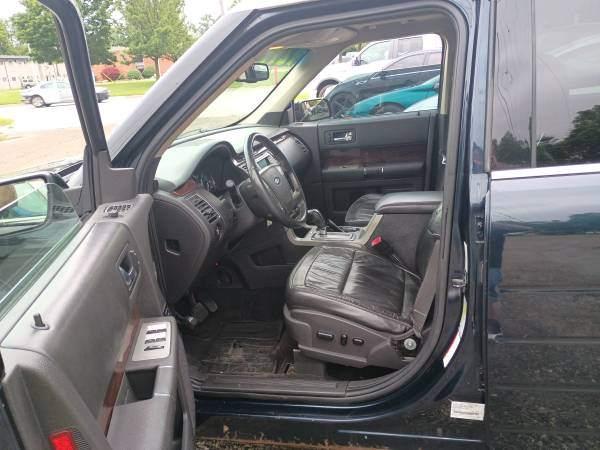 used 2009 Ford Flex car, priced at $4,299