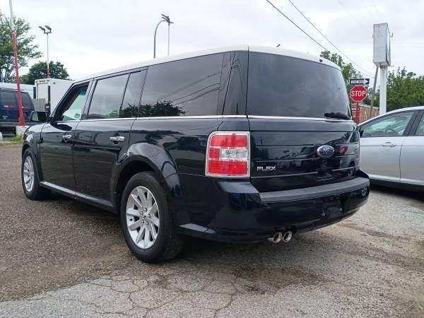 used 2009 Ford Flex car, priced at $4,299
