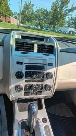 used 2009 Mercury Mariner car, priced at $4,995