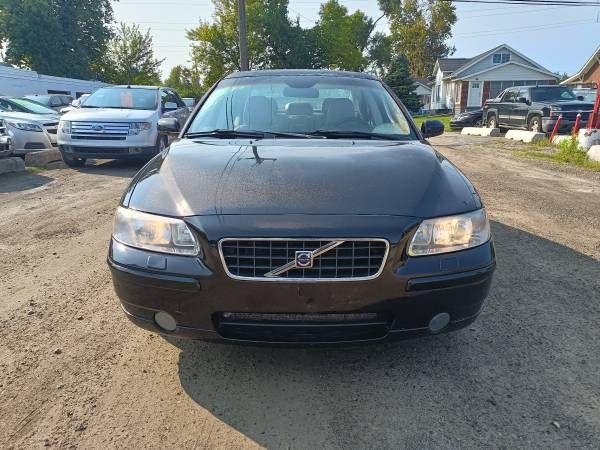 used 2006 Volvo S60 car, priced at $3,500