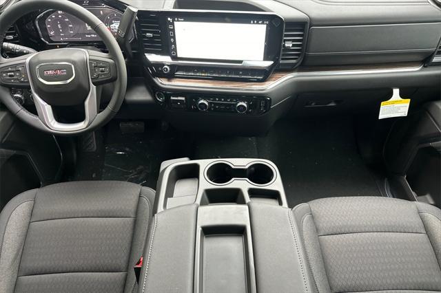 new 2025 GMC Sierra 1500 car, priced at $45,680