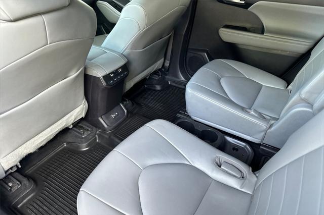 used 2022 Toyota Highlander car, priced at $36,999