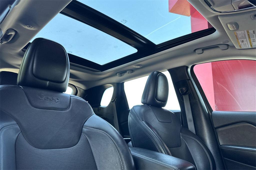 used 2022 Jeep Cherokee car, priced at $26,399