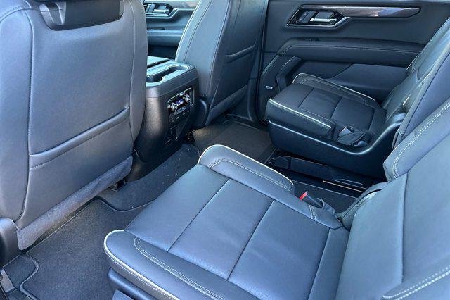 new 2025 GMC Yukon XL car, priced at $77,999