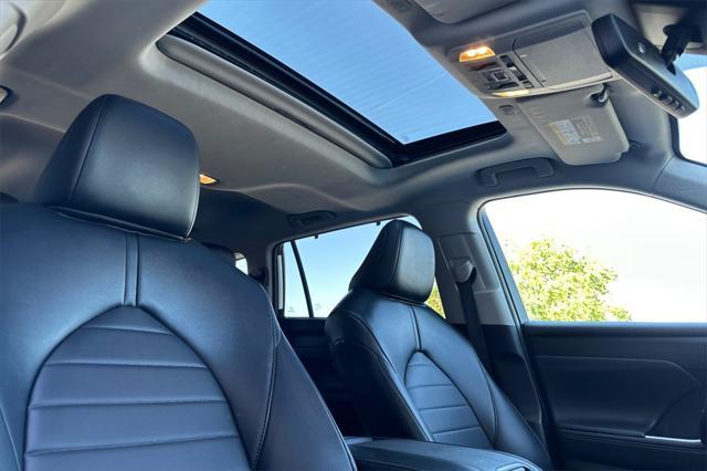 used 2023 Toyota Highlander Hybrid car, priced at $46,999