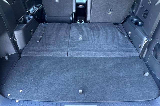 used 2023 Toyota Highlander Hybrid car, priced at $46,999