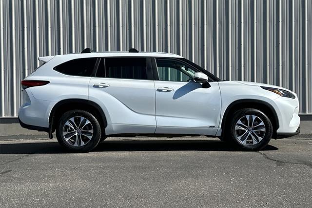 used 2023 Toyota Highlander Hybrid car, priced at $46,999