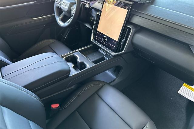 new 2025 GMC Acadia car, priced at $45,624