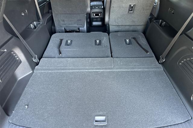 new 2025 GMC Acadia car, priced at $45,624