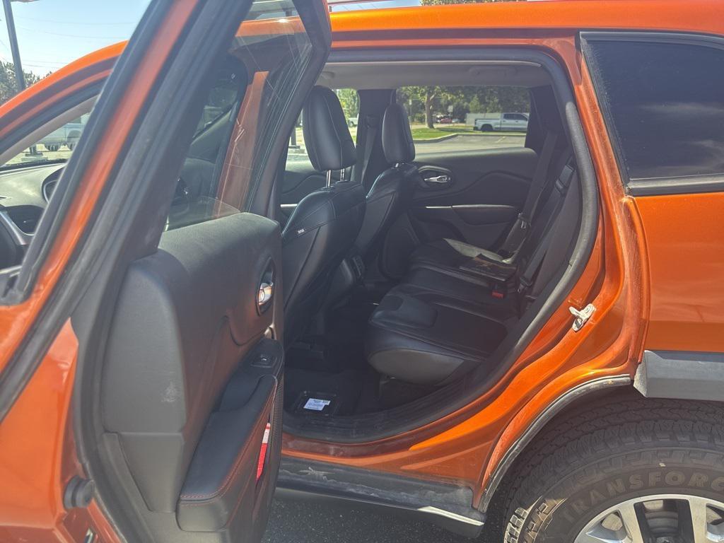 used 2015 Jeep Cherokee car, priced at $11,299