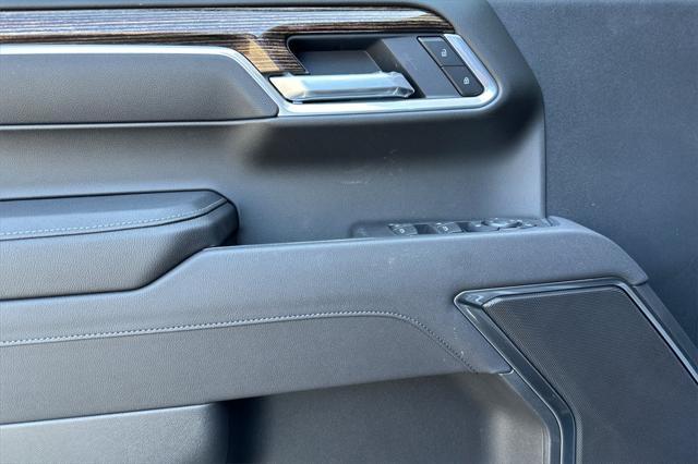 new 2025 GMC Sierra 1500 car, priced at $44,715