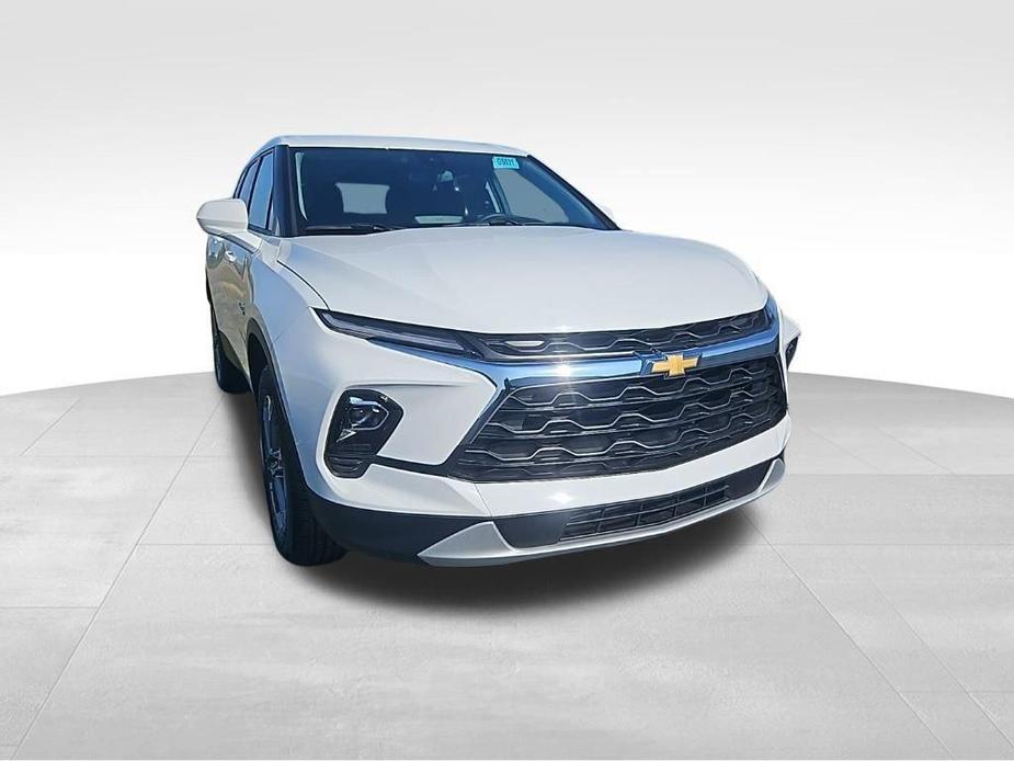 new 2025 Chevrolet Blazer car, priced at $37,210