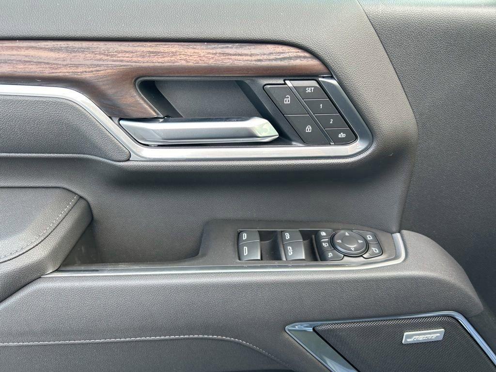 new 2025 GMC Sierra 2500 car, priced at $73,260