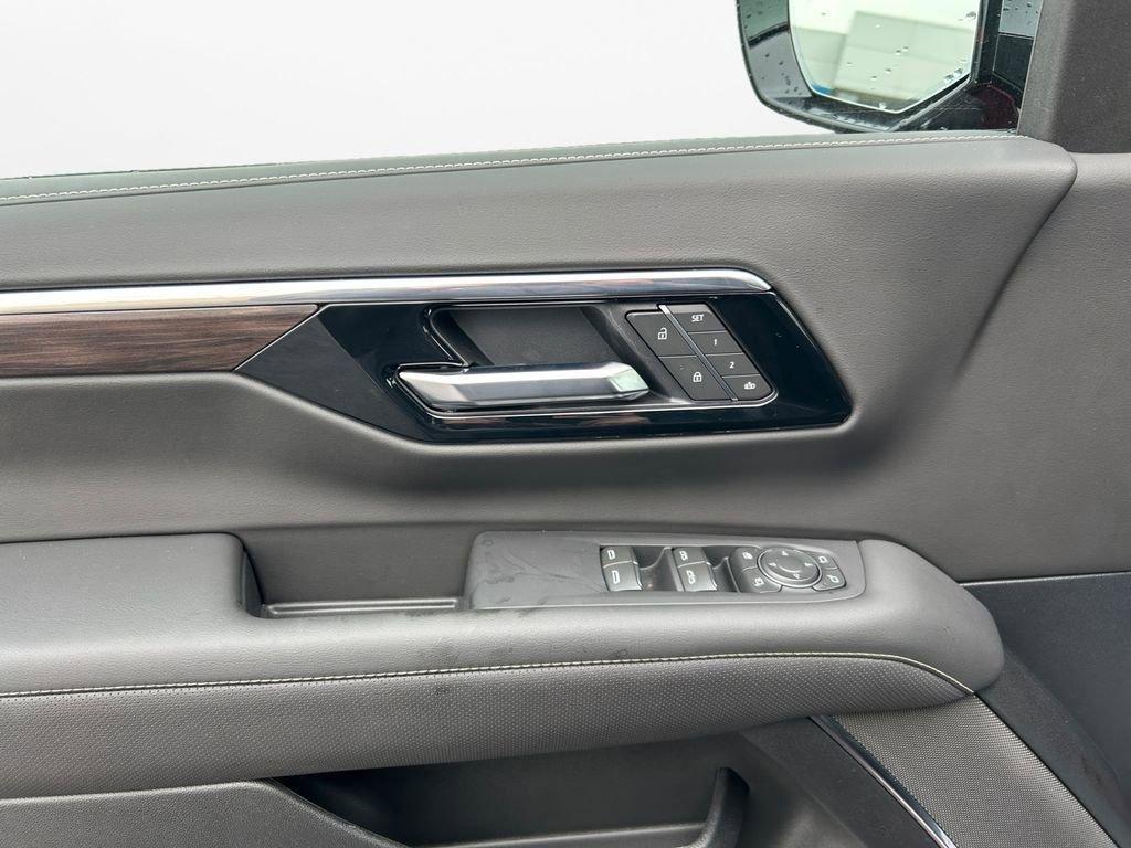 new 2025 Chevrolet Suburban car, priced at $86,405