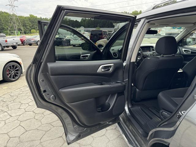 used 2020 Nissan Pathfinder car, priced at $13,786