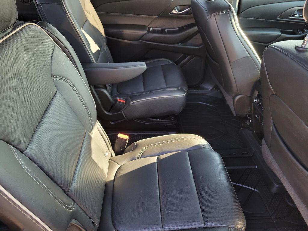 used 2022 Chevrolet Traverse car, priced at $29,998