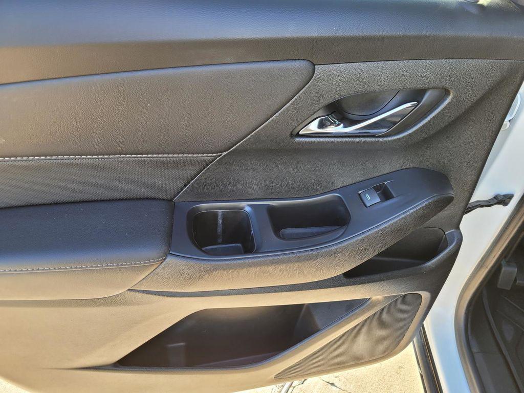 used 2022 Chevrolet Traverse car, priced at $29,998