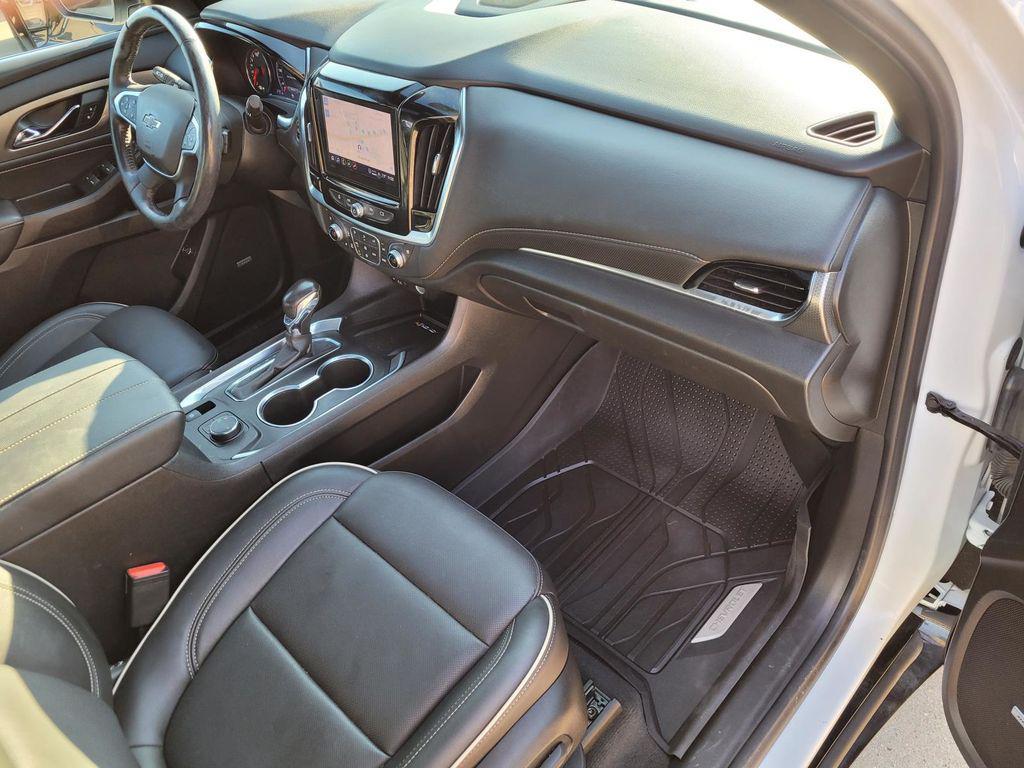 used 2022 Chevrolet Traverse car, priced at $29,998