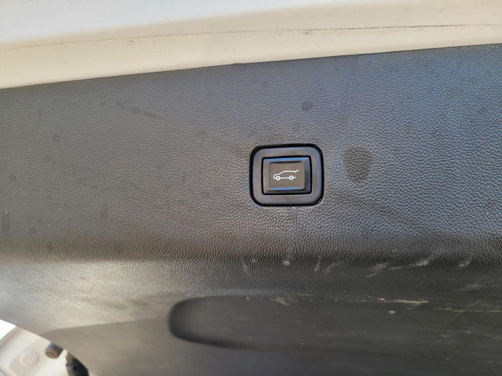 used 2022 Chevrolet Traverse car, priced at $29,998