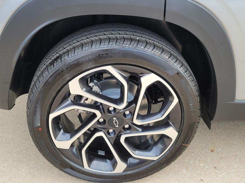 new 2025 Chevrolet Trax car, priced at $24,190