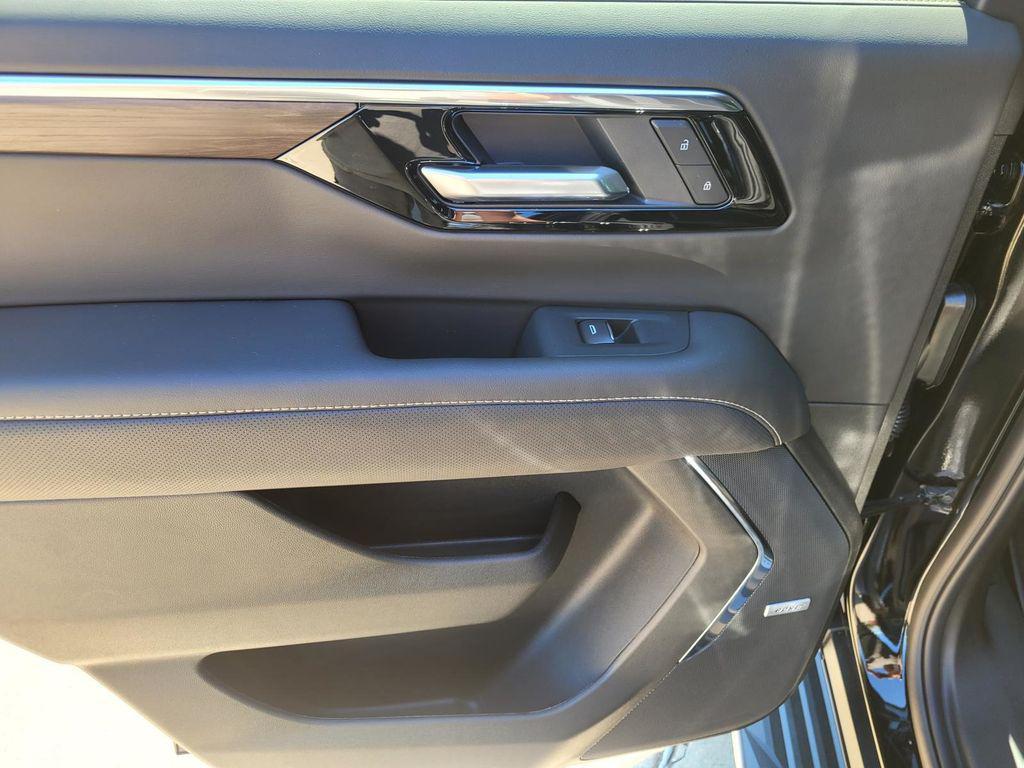 new 2025 Chevrolet Tahoe car, priced at $69,495