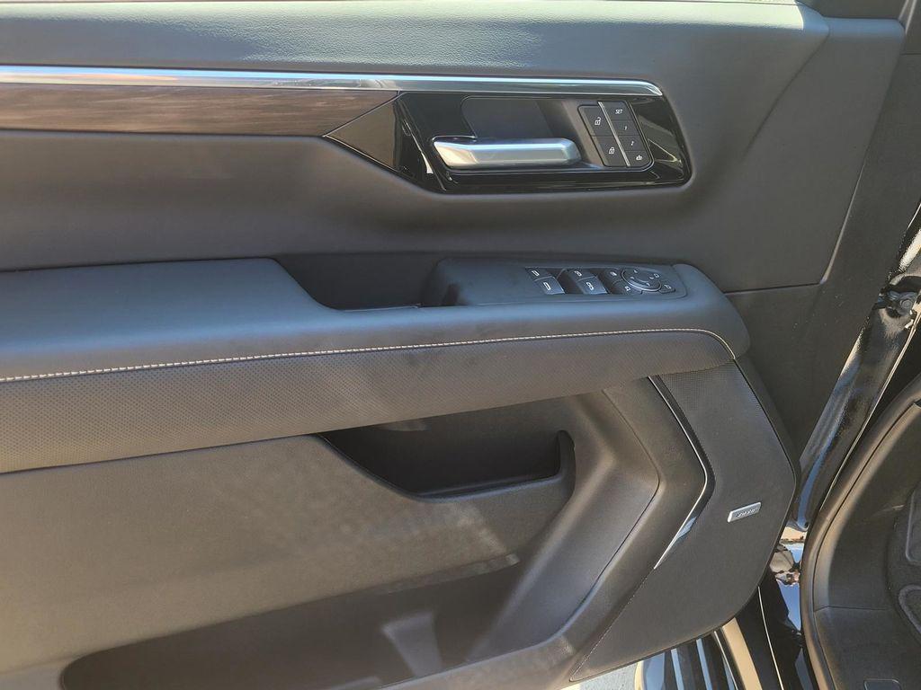 new 2025 Chevrolet Tahoe car, priced at $69,495