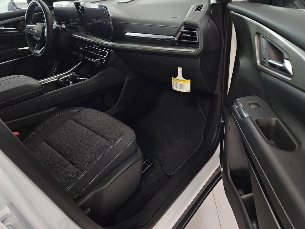 new 2025 Chevrolet Traverse car, priced at $41,630