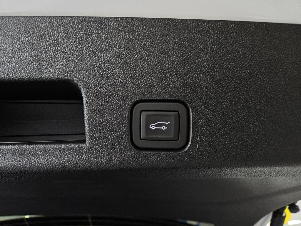 new 2025 Chevrolet Traverse car, priced at $41,630