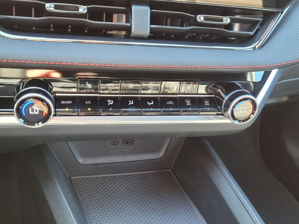 new 2026 Chevrolet Equinox car, priced at $32,895