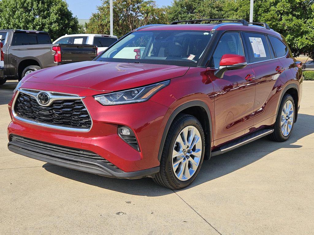 used 2023 Toyota Highlander car, priced at $39,991