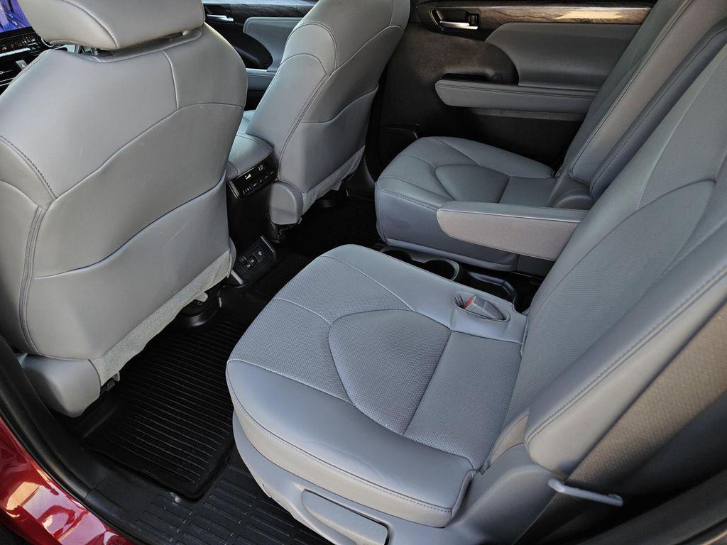 used 2023 Toyota Highlander car, priced at $39,991