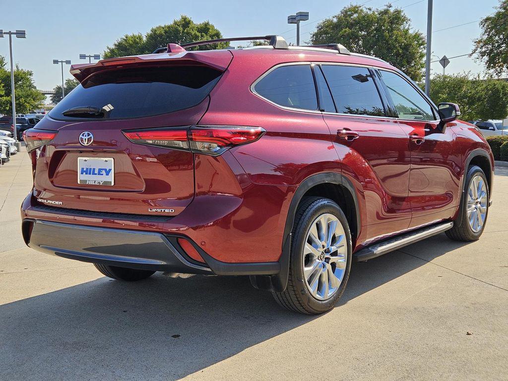 used 2023 Toyota Highlander car, priced at $39,991