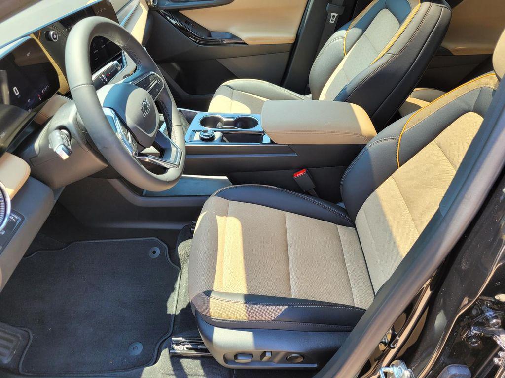 new 2026 Chevrolet Equinox car, priced at $31,390