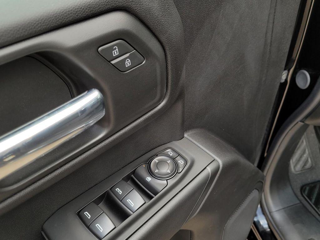 new 2025 Chevrolet Silverado 1500 car, priced at $34,295