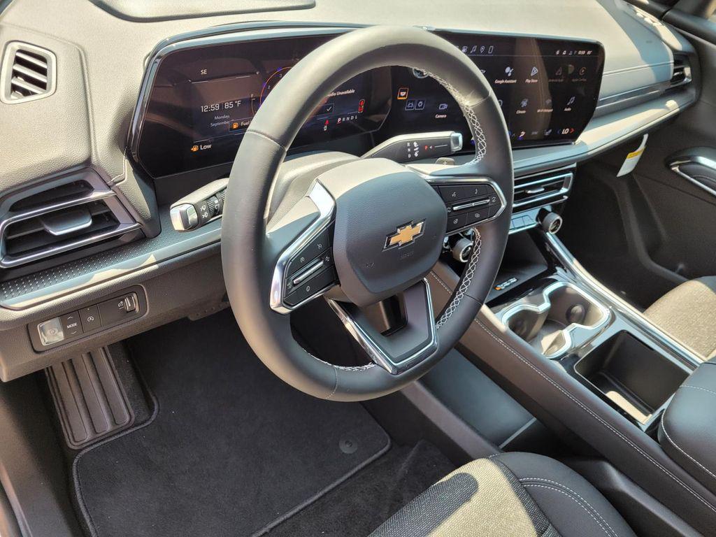 new 2026 Chevrolet Traverse car, priced at $43,093