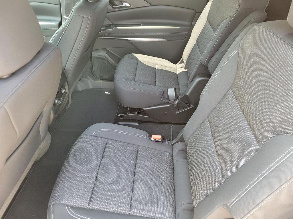 new 2026 Chevrolet Traverse car, priced at $43,093