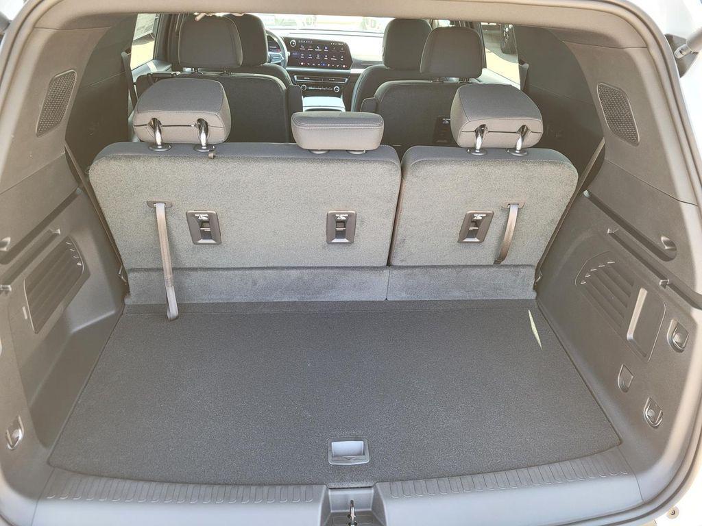 new 2026 Chevrolet Traverse car, priced at $43,093