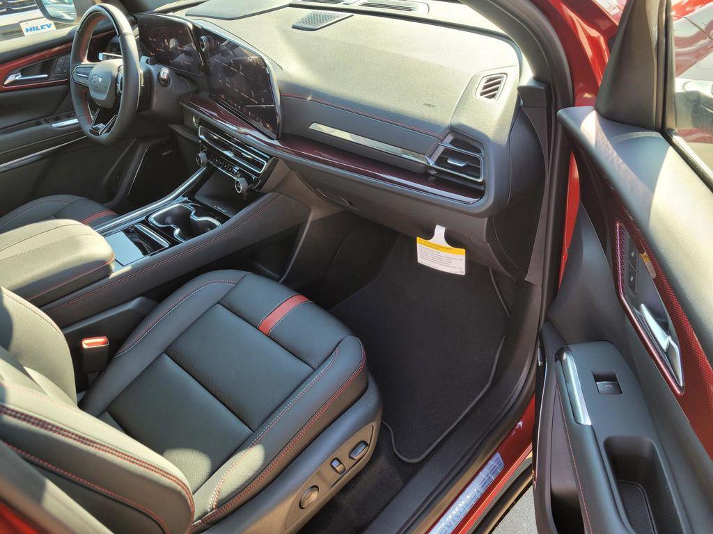 new 2026 Chevrolet Traverse car, priced at $55,196