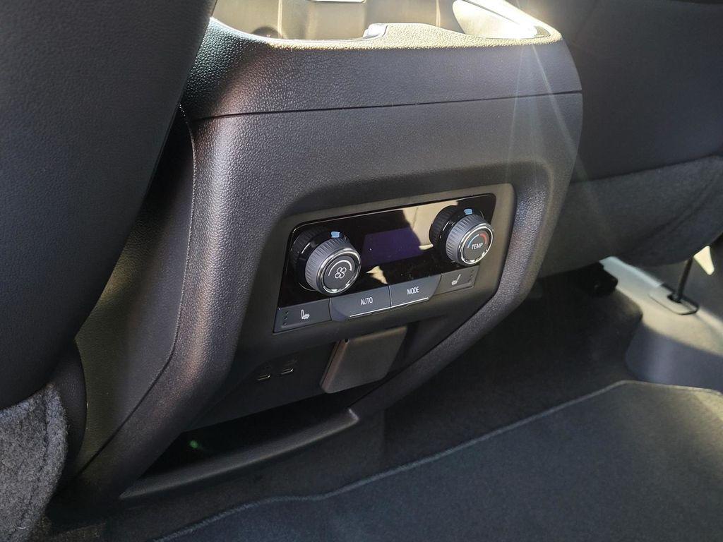 new 2026 Chevrolet Traverse car, priced at $55,196