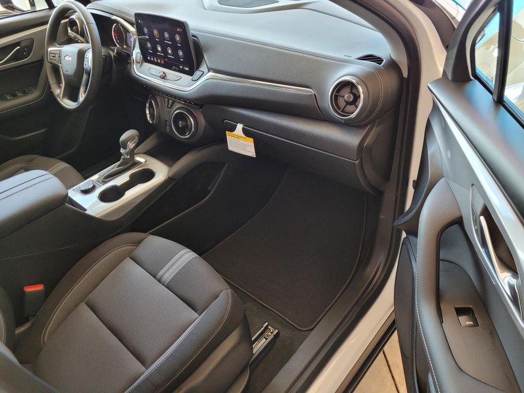 new 2025 Chevrolet Blazer car, priced at $34,095