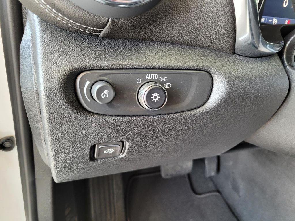 new 2025 Chevrolet Blazer car, priced at $34,095