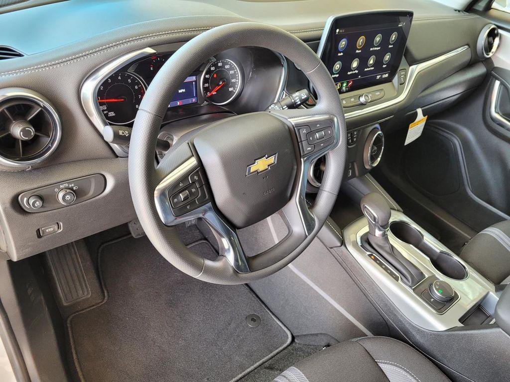 new 2025 Chevrolet Blazer car, priced at $34,095